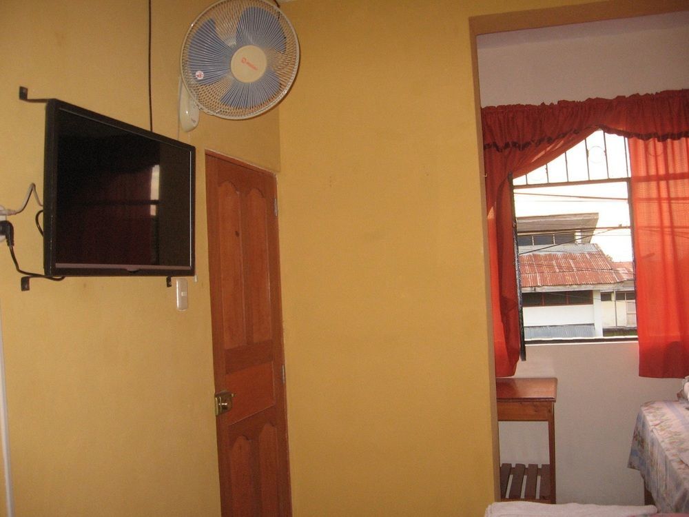 Amazon House Hostel Iquitos Exterior foto