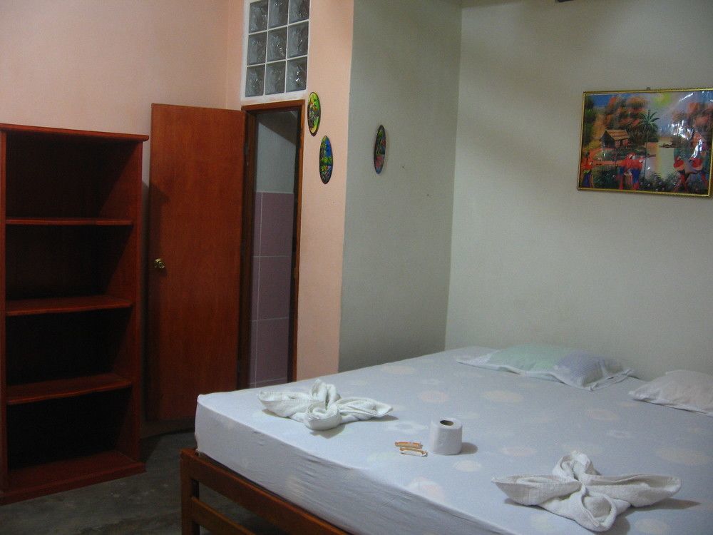 Amazon House Hostel Iquitos Exterior foto