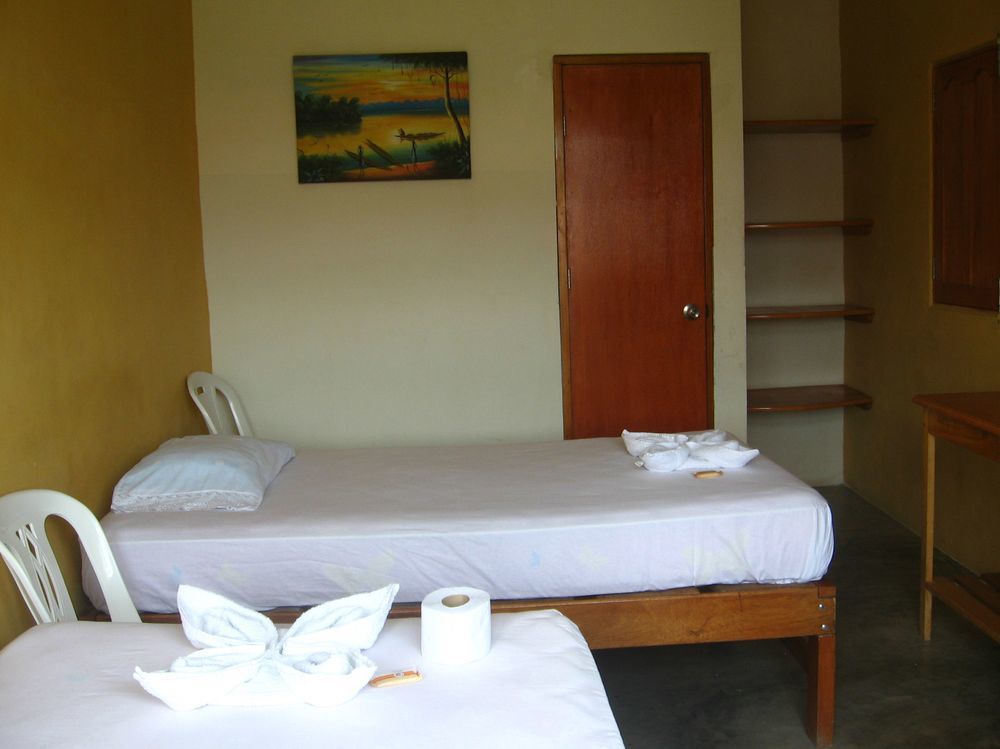 Amazon House Hostel Iquitos Exterior foto